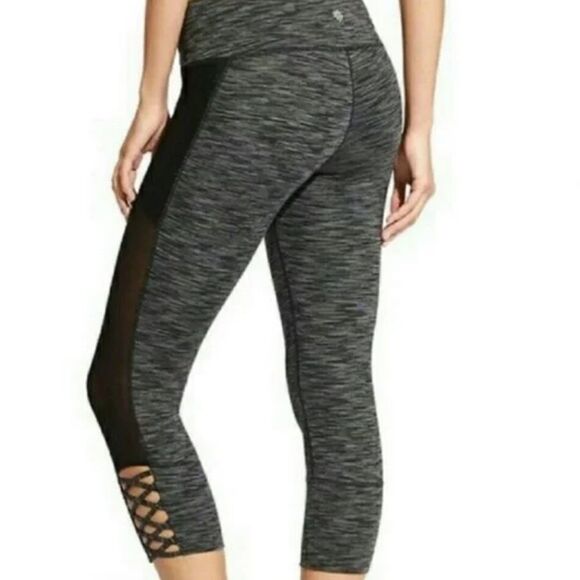 ATHLETA Womens Mind Over Mat Capri Sz Medium Gray Black Lattice Mesh - Picture 2 of 8